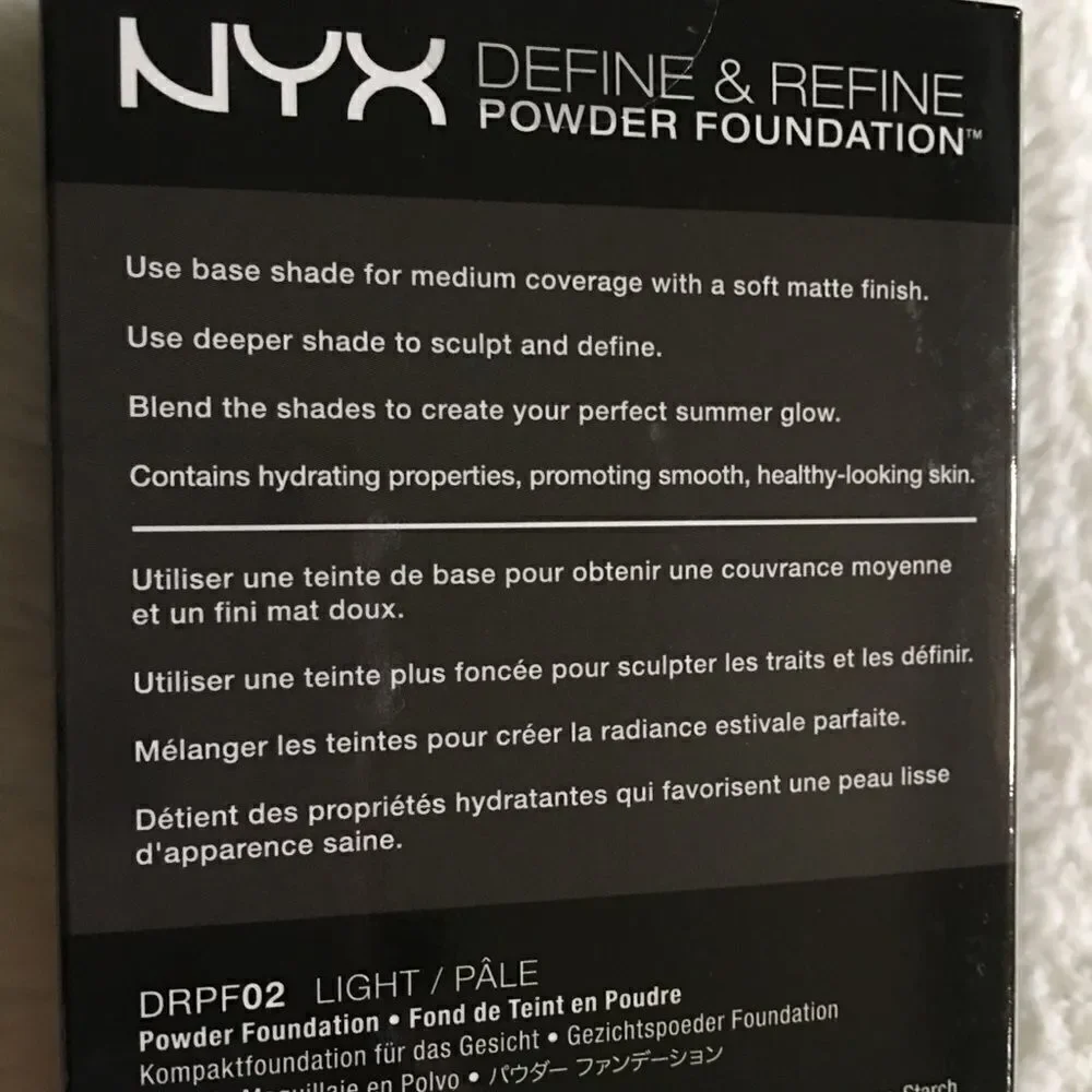 NYX Define & Refine Powder foundation light/pale